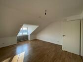 Foto - Helle 2-Zimmer-Dachgeschosswohnung in Landshut-West zu vermieten