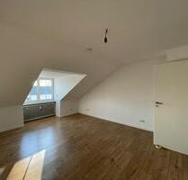 Helle 2-Zimmer-Dachgeschosswohnung in Landshut-West zu vermieten