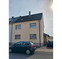 Gepflegtes Zweifamilienhaus mit Garten und Doppelgarage - Kerpen Buir