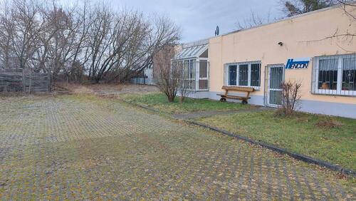 Foto - Büro Gebäude 100qm mit Außenanlagen in Gommern