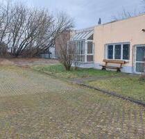 Büro Gebäude 100qm mit Außenanlagen in Gommern