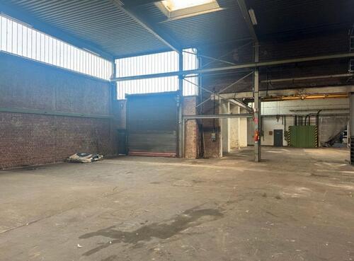 Foto - Attraktive Industriefläche in Düsseldorf-Heerdt – 490 m² mit LKW-Durchfahrt und 10 m Deckenhöhe