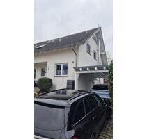 Elz: Doppelhaushälfte m. Garten, 2 Stellplätzen und sep. Carport