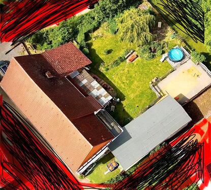 Foto - Haus mit zwei Wohnbereichen und Pferdestall in ruhiger Lage