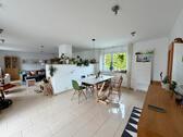 Foto - 4-Zimmer EG-Wohnung mit Terrasse + Garten + Doppelgarage + Wallbo