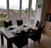 helle 3-Zimmer-Wohnung mit Balkon, neuem Aufzug, zwei TG Plätzen - Dachau