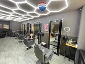 Foto - Vielseitiger Barber-, Friseur- & Kosmetiksalon in Toplage–gegen Abstand abzugeben. Nutze die Chance!