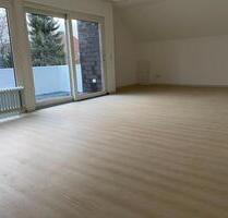Sanierte 1-Zimmer-Dachgeschosswohnung mit ca. 60 m² und großem Ba - Bad Salzuflen