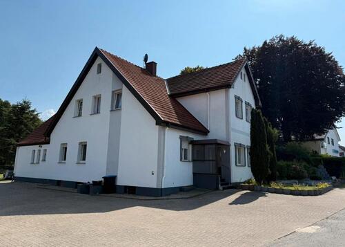 Foto - 2 Mehrfamilienhäuser zu einen Preis + 3.500qm Grundstückfläche