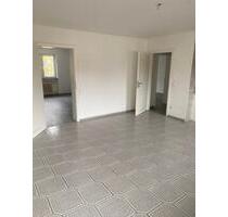 2 Zimmer mit Wohnküche Bad und großem Balkon im Zentrum. - Kaiserslautern Betzenberg