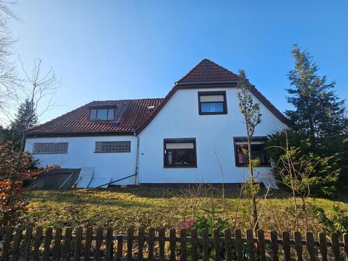 Foto - Zweifamilienhaus mit großem Grundstück und viel Potential