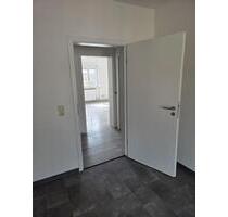 sehr schöne helle Altbauwohnung, komplett neu renoviert 4-Zimmer - Aschaffenburg Österreicher Kolonie