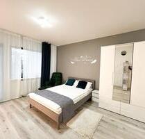 Charmantes City-Apartment mit atemberaubender Skyline & Parkblick - Frankfurt am Main Ostend
