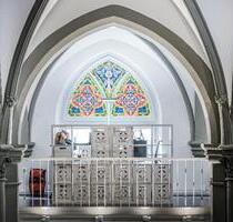 Fix Desk Open Space: Flexible, zentrale Arbeitswelt in einer historischen Kirche - Konstanz
