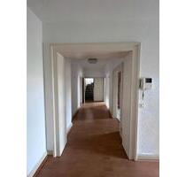 Mietwohnung - 1.200,00&nbsp;EUR Kaltmiete, ca.&nbsp; 120,00&nbsp;m&sup2; in Hennef (Sieg) (PLZ: 53773)