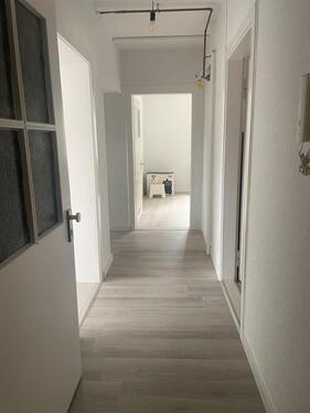 Foto - Sofort bezugsfrei: Gut geschnittene 3 Zimmer Wohnung