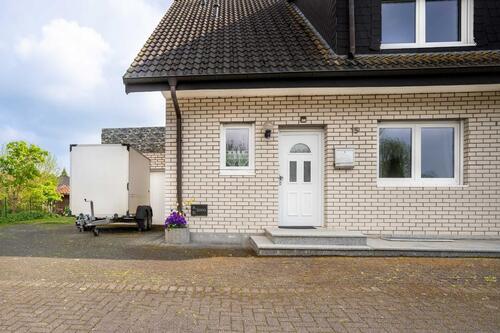 Foto - Moderne DHH 220 m² in Soest, Grundstück 456 m², 4 PKW Stellplätze