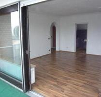 Exklusive 2-Zimmer-Wohnung m. Balkon u. EBK in Zirndorf-Leichend.