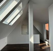 3-Zimmer-Dachgeschosswohnung große Terrasse neue Einbauküche - Braunschweig Lehndorf-Watenbüttel