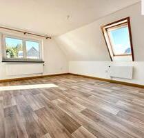Gemütliche 2-Raum-Wohnung mit modernem Bad im Dachgeschoss - Sehmatal-Neudorf!!