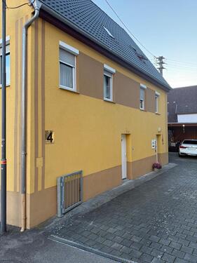 Foto - Einfamilienhaus mit Balkon, Garage & Carport – saniert 2020