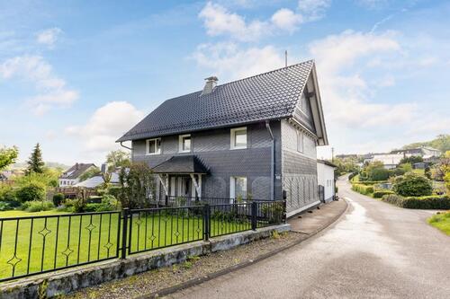 Foto - 6 Zimmer Einfamilienhaus zur Miete in Engelskirchen