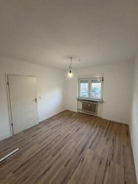 Foto - Schöne 3-Zimmer-Wohnung AM Storchenplatz neu renoviert