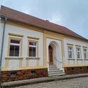 Foto - Großes Wohnhaus mit Hof und Nebengelass