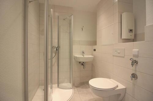 Foto - 2-Raumwohnung mit sehr flacher Dusche und Balkon