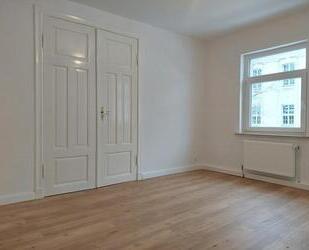 Frisch renovierte 4-Zimmerwohnung in der Mozartstraße mit Gartenidylle - Schwerin