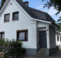 Hausteil mit 2 Wohnungen für Gestalter mit Potenzial; tolle Lage! - Hamburg Altona