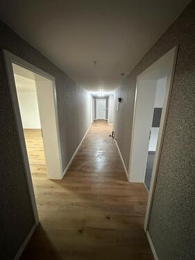 Foto - Kellerwohnung 4 Zimmer 128 qm - 850,00 EUR Kaltmiete,