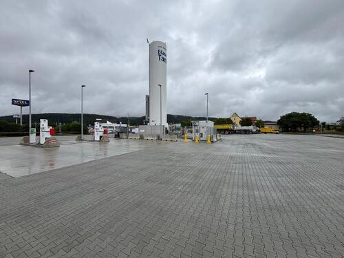 Foto - Stellplatz für Foodtruck an LNG-Tankstelle Himmelkron