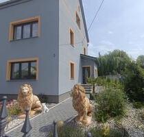 Freistehendes großes Einfamilienhaus Zweifamilienhaus kernsaniert - St. Egidien