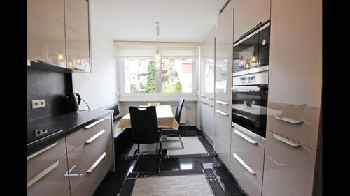 Foto - 3 Zimmer,Balkon in Esslingen - 1.350,00&nbsp;EUR Kaltmiete, ca.&nbsp; 80,00&nbsp;m&sup2;