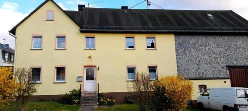 Foto - Großes Dorfhaus mit Land im Hunsrück für Pferdehalter