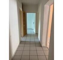 3 Zimmer Wohnung mit Balkon - modernisiertes Gebäude - Roßdorf