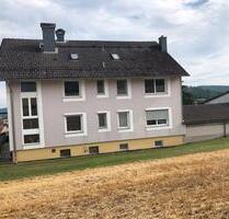 Mehrfamilienhaus mit PV, Garagen und Wirtschaftsgebäuden - Meißner