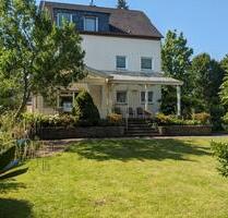 3 Familienhaus, zentrale Lage, 2 Garagen, schöner großer Garten - Kaarst