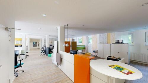 Foto - modernes Büro Praxis, barrierefrei am BMW-Werk Leipzig