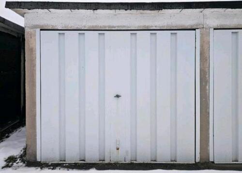 Foto - Garage Typ Dresden Stahlschwingtor Strom Dresden Reick ab 01.04.