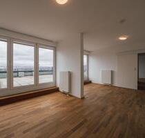 Moderne Penthouse-Wohnung mit atemberaubendem Stadtblick in Frankfurt am Main