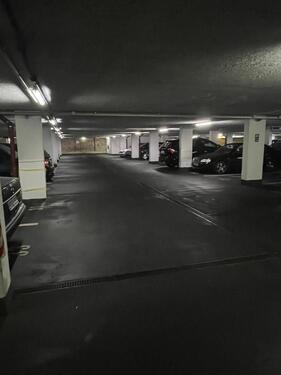 Foto - Tiefgaragestellplatz - 170,00 EUR Miete,