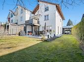 Foto - Großes Haus mit Garten und Parkplätze in Owingen