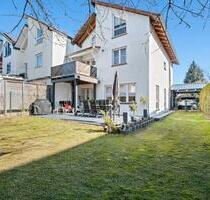 Großes Haus mit Garten und Parkplätze in Owingen