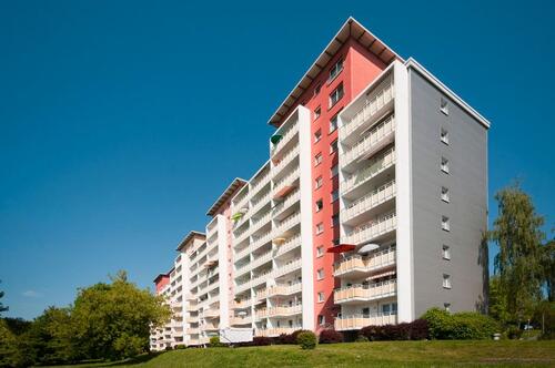 Foto - Geräumige 3-Zimmer-Wohnung mit Dusche + Wanne + Balkon + Aufzug