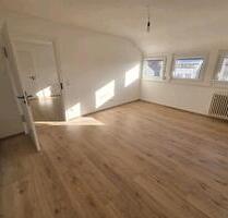 frisch renovierte 2 Zimmer Wohnung - Esslingen am Neckar Hegensberg