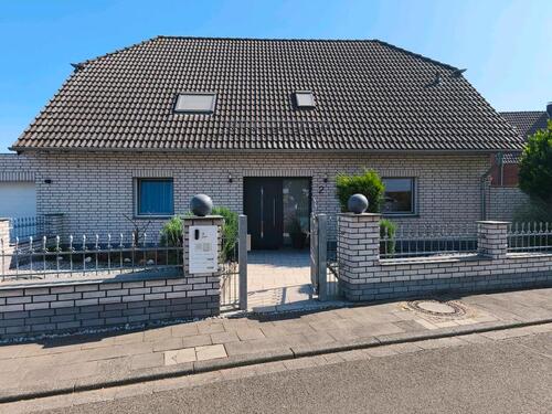 Foto - Modernisiertes Einfamilienhaus - 455.000,00&nbsp;EUR Kaufpreis, ca.&nbsp; 163,00&nbsp;m&sup2;