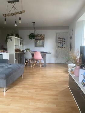 Foto - Vermiete: Helle, renovierte 2,5 Zimmer-Wohnung, Teurershof