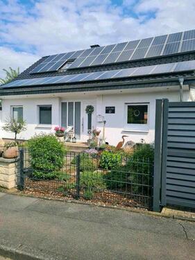 Foto - Modernisiertes Einfamilienhaus mit PV Anlage, Traumgarten nahe PB